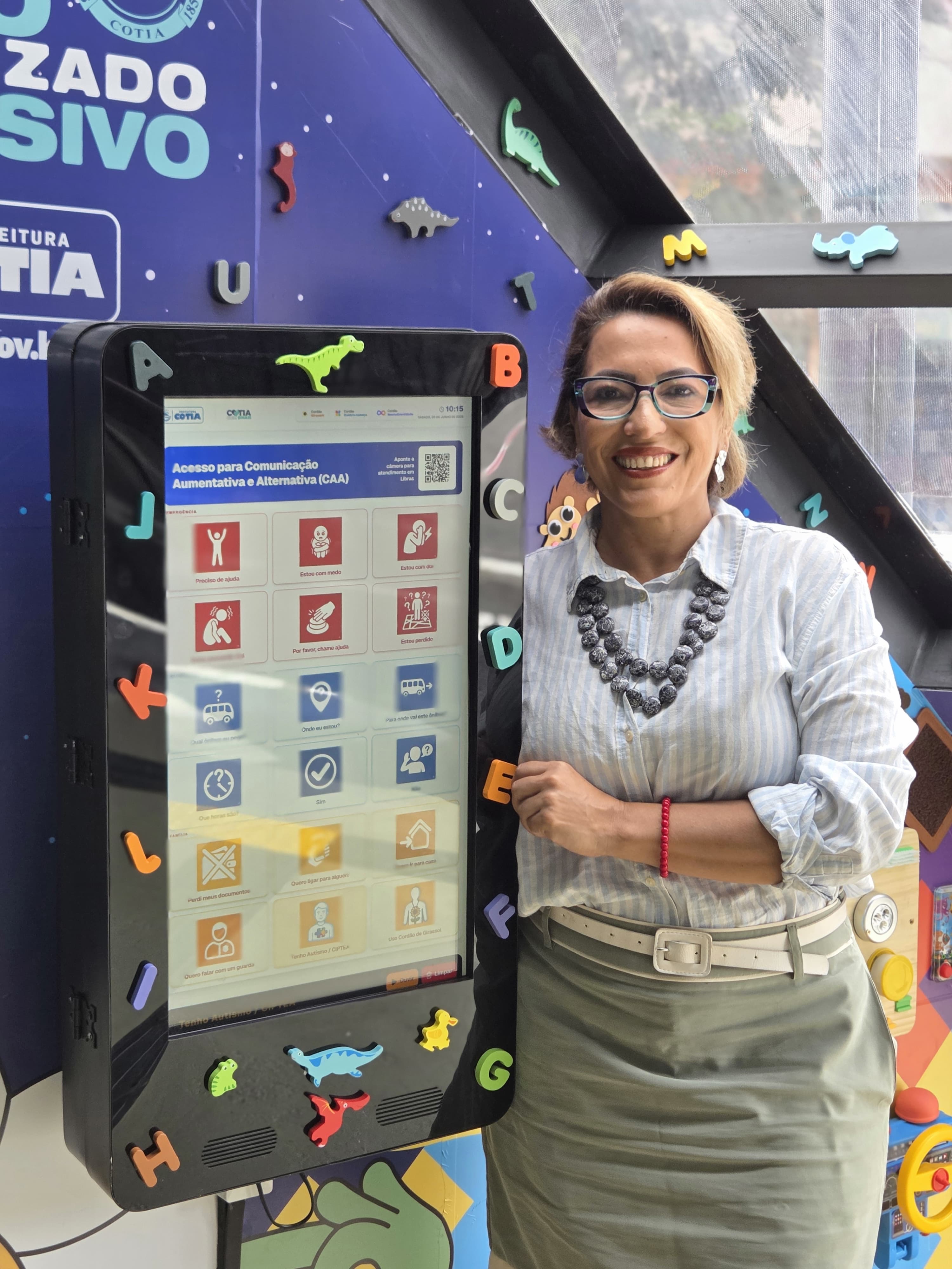 Detalhes do Totem Anti-vandalismo no Ponto de Ônibus